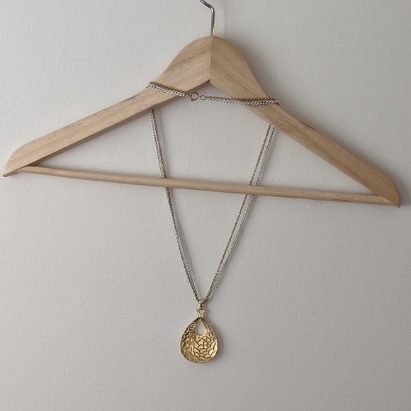Vintage Cream and Gold Pendant Necklace - Picture 4 of 4